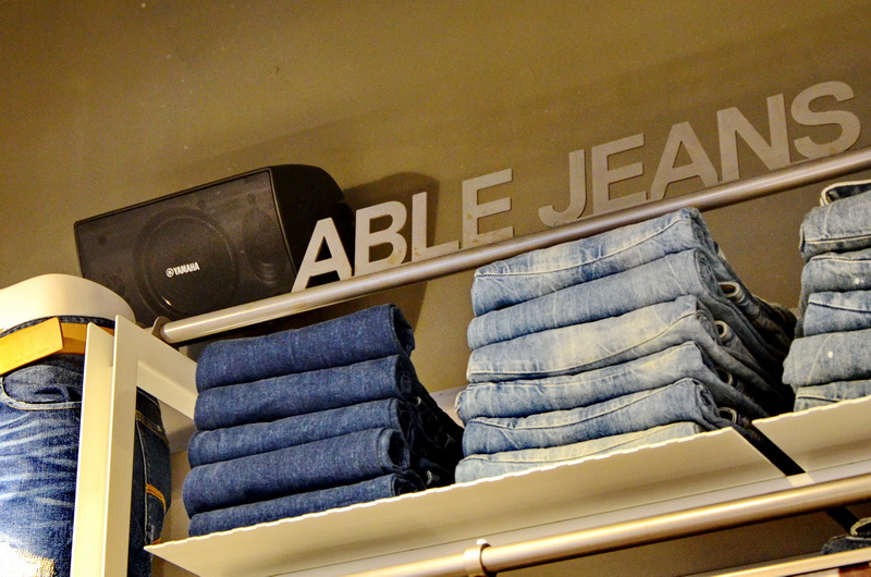 ABLE JEANS正大广场旗舰店——雅马哈MA2030的时尚之旅
