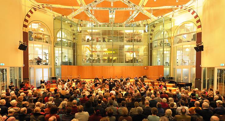 荷兰爱乐乐团音乐厅——雅马哈 DXR 系列有源音箱与乐团音乐厅