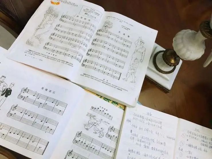 宋思衡的“宅抗疫” | 挑战主播、筹集口罩、闭关作曲,这位取消了20场演出的钢琴家原来这么忙!