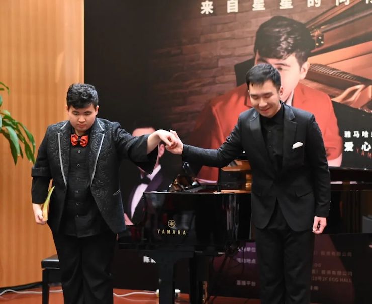 音乐双子星,点亮冬日激情!——雅马哈未来艺术家刘明康爱心公益音乐沙龙