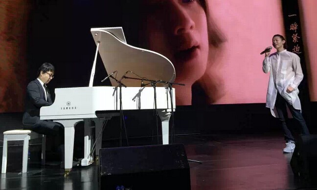 雅马哈艺术家宋思衡钢琴版《卷珠帘》助阵霍尊专辑 黑白琴键诠释中国古韵